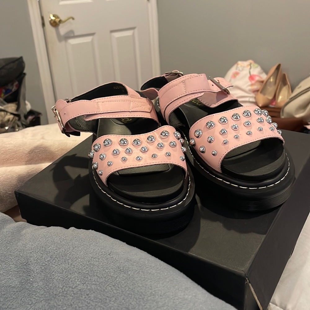 Mudd sandal
